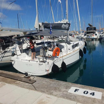 Beneteau Oceanis 38.1