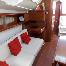 Beneteau Oceanis 37