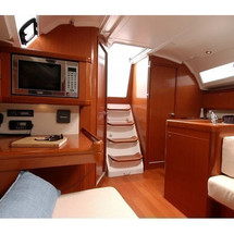 Beneteau Oceanis 37