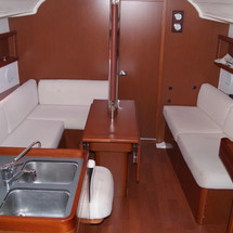 Beneteau Oceanis 37