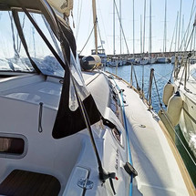 Beneteau Oceanis 37