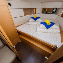Beneteau Oceanis 38.1