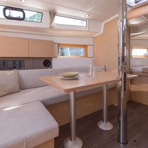 Beneteau Oceanis 38.1