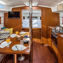 Beneteau Oceanis 38.1