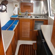 Glacier bay isle runner blue hull 2670