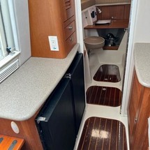 Glacier bay isle runner blue hull 2670