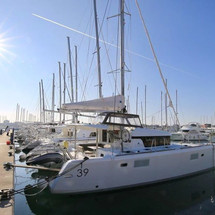 Lagoon 39