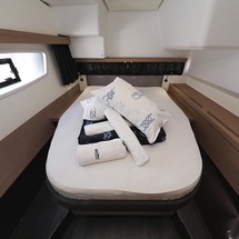 Fountaine Pajot Lucia 40