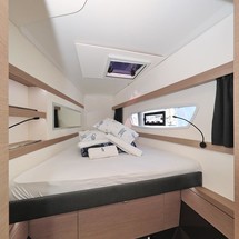 Fountaine Pajot Lucia 40