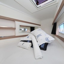 Fountaine Pajot Lucia 40