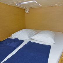 Lagoon 421