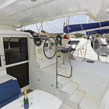 Lagoon 421