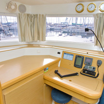 Lagoon 421