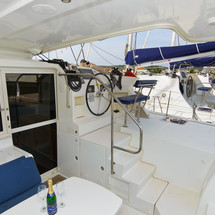 Lagoon 421