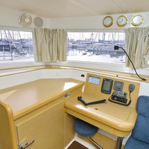 Lagoon 421