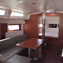 Beneteau Oceanis 38.1