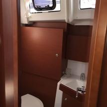 Beneteau Oceanis 38.1