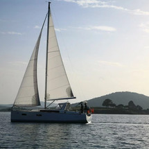 Beneteau Oceanis 38