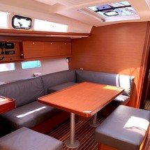 Dufour 460