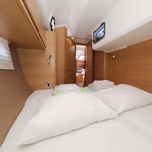Dufour 560