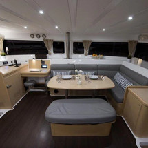 Lagoon 421