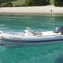 Lagoon 421