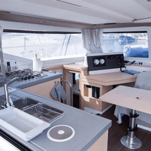 Fountaine Pajot Lucia 40