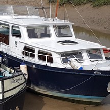 Dutch steel motor cruiser 48ft