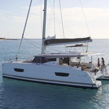 Fountaine Pajot Lucia 40