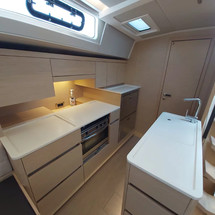 Hanse 548