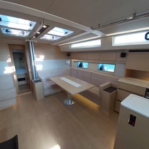 Hanse 548