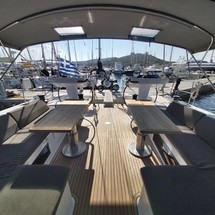 Hanse 548