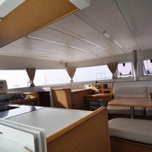 Lagoon 421