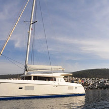 Lagoon 421