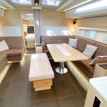 Hanse 548