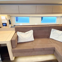 Hanse 548