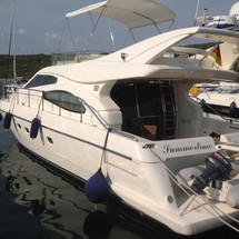 Ferretti 460