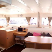 Lagoon 421