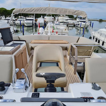 Sealine F46