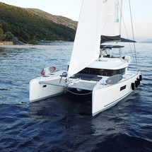 Lagoon 52