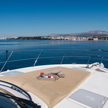 Riviera 5000 Sport Yacht