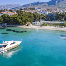 Riviera 5000 Sport Yacht