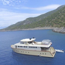 Motor yacht