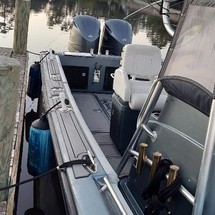 Pursuit 2870 center console
