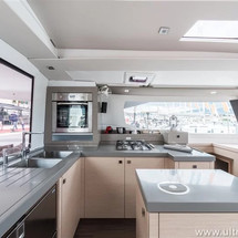 Fountaine Pajot Saona 47