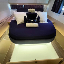 Fountaine Pajot Lucia 40