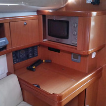 Beneteau Oceanis 37