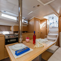 Beneteau Oceanis 38.1