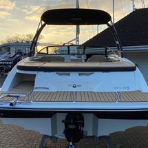 Sea Ray SPX 210