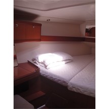 Beneteau Oceanis 37